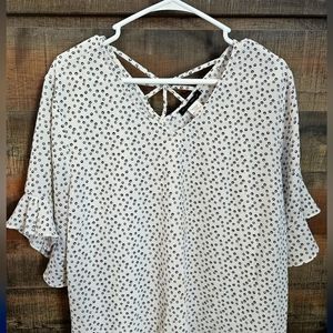 1x White/Black polka dot top!